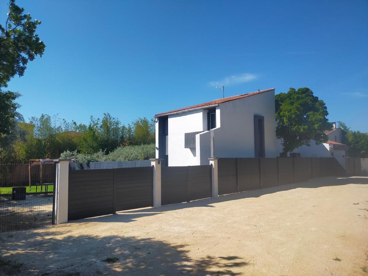 Villa Caremeau 2 Nîmes Buitenkant foto